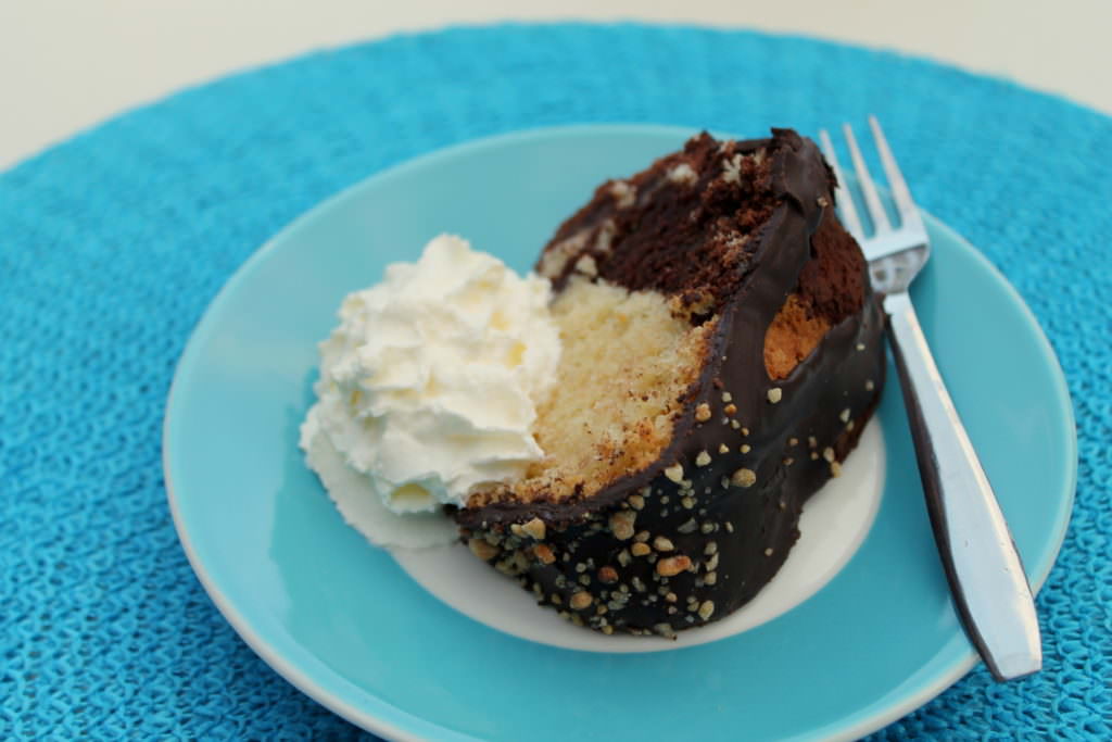 veganer Marmorkuchen angeschnitten