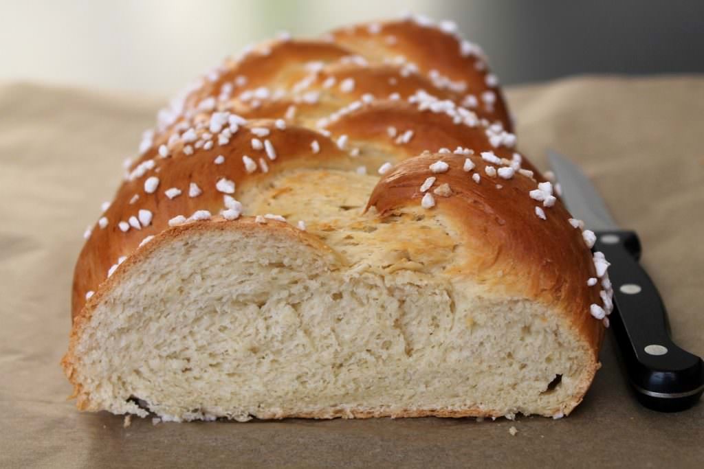 Hefezopf vegan angeschnitten