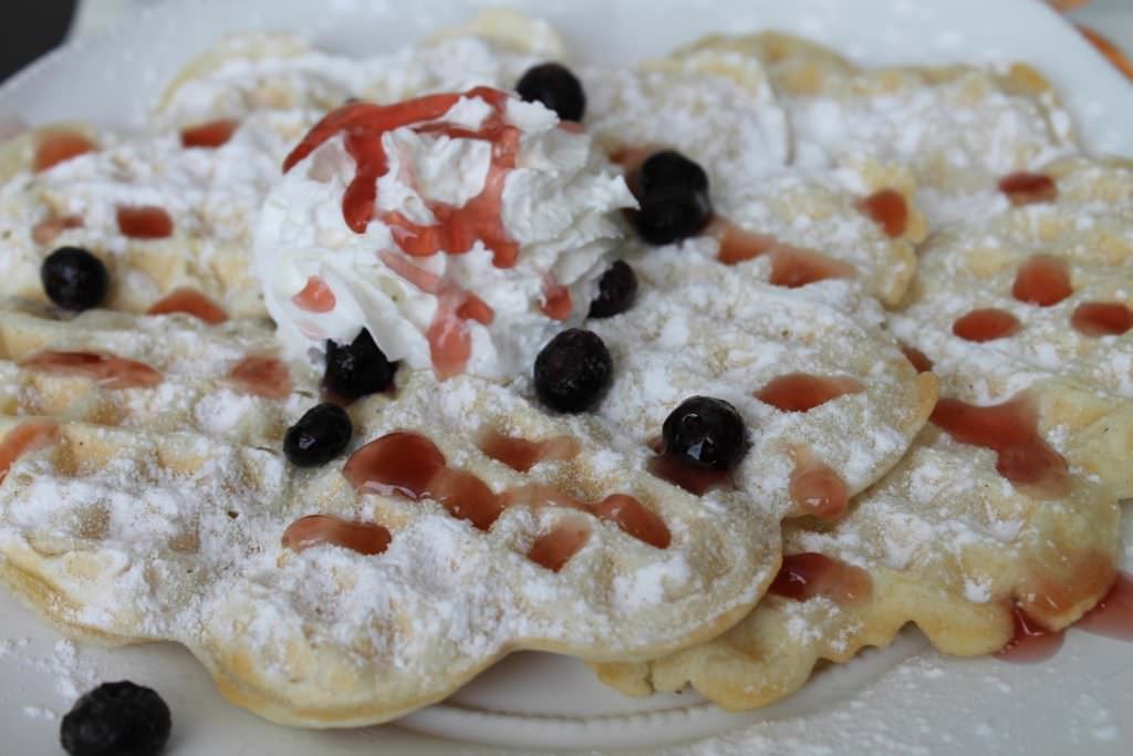 vegane Waffeln mit Sahne