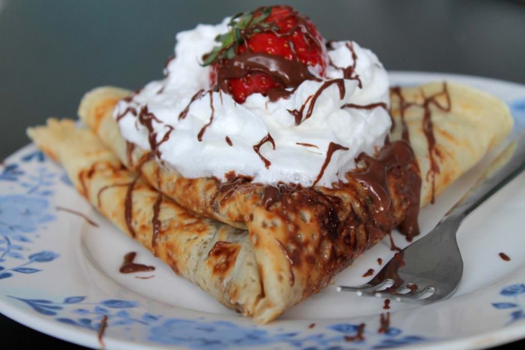 Crêpes mit Erdbeeren