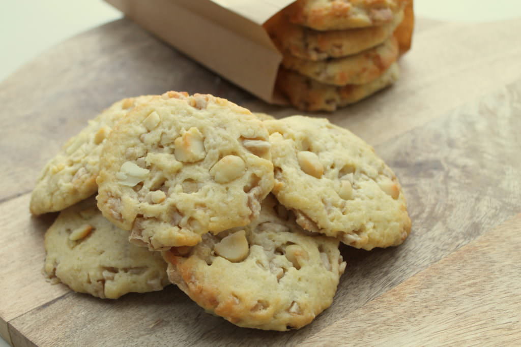 Vegan White Chocolate Macadamia Cookies